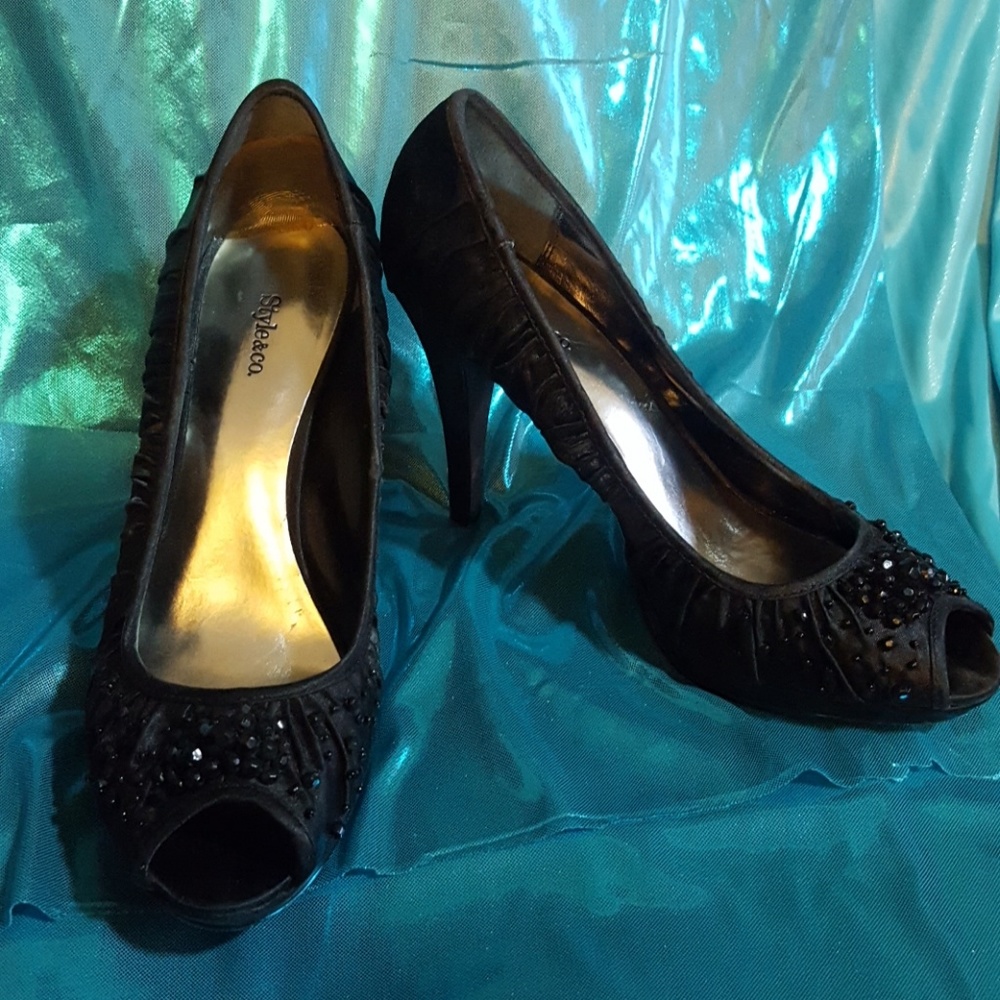 Style & Co black heels
